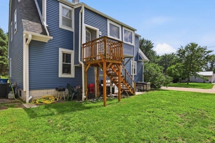 1723 4th, DIXON, Illinois 61021, 5 Bedrooms Bedrooms, ,2 BathroomsBathrooms,House,For Sale,4th,202604194