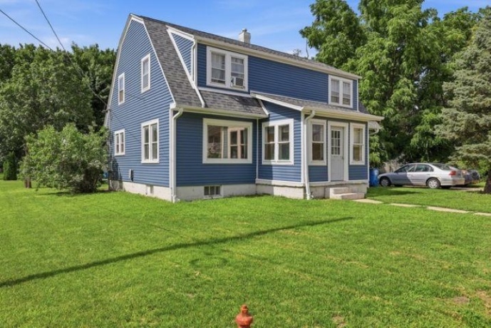 1723 4th, DIXON, Illinois 61021, 5 Bedrooms Bedrooms, ,2 BathroomsBathrooms,House,For Sale,4th,202604194