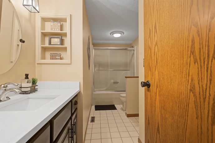 2 Rock Cove, GALENA, Illinois 61036, 3 Bedrooms Bedrooms, ,3 BathroomsBathrooms,Condominium,For Sale,Rock Cove,202604193