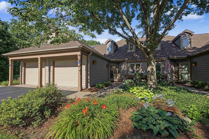 2 Rock Cove, GALENA, Illinois 61036, 3 Bedrooms Bedrooms, ,3 BathroomsBathrooms,Condominium,For Sale,Rock Cove,202604193