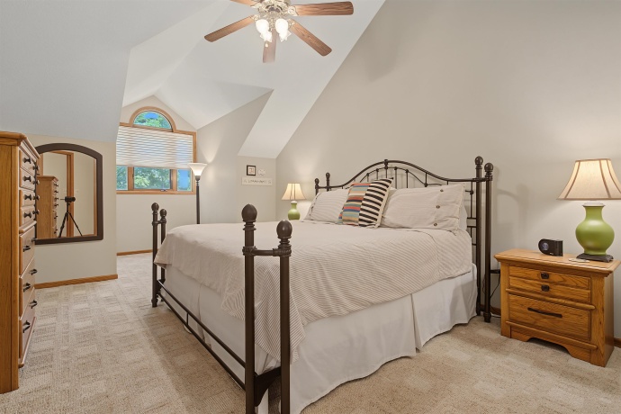 2 Rock Cove, GALENA, Illinois 61036, 3 Bedrooms Bedrooms, ,3 BathroomsBathrooms,Condominium,For Sale,Rock Cove,202604193