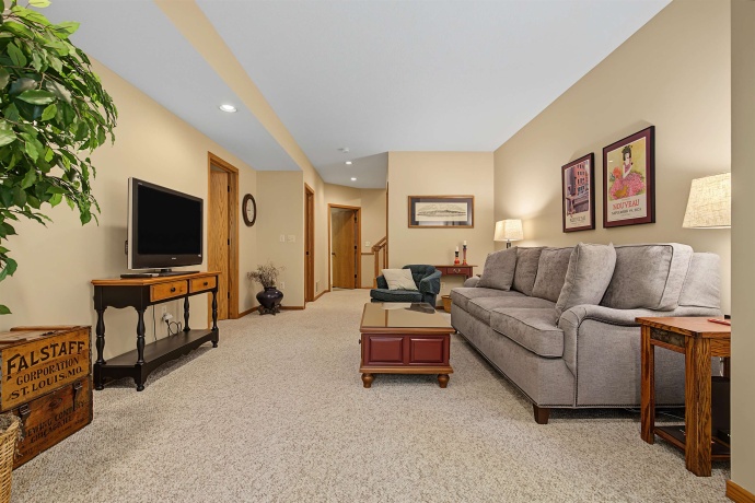 2 Rock Cove, GALENA, Illinois 61036, 3 Bedrooms Bedrooms, ,3 BathroomsBathrooms,Condominium,For Sale,Rock Cove,202604193