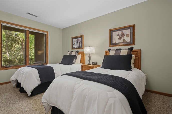 2 Rock Cove, GALENA, Illinois 61036, 3 Bedrooms Bedrooms, ,3 BathroomsBathrooms,Condominium,For Sale,Rock Cove,202604193