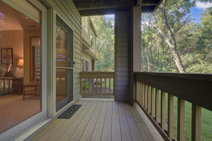 2 Rock Cove, GALENA, Illinois 61036, 3 Bedrooms Bedrooms, ,3 BathroomsBathrooms,Condominium,For Sale,Rock Cove,202604193
