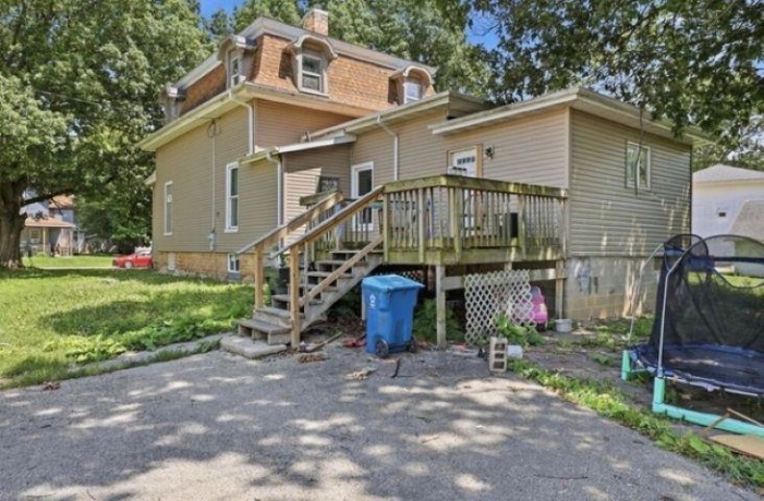 711 5th, STERLING, Illinois 61081, 4 Bedrooms Bedrooms, ,1 BathroomBathrooms,House,For Sale,5th,202604198