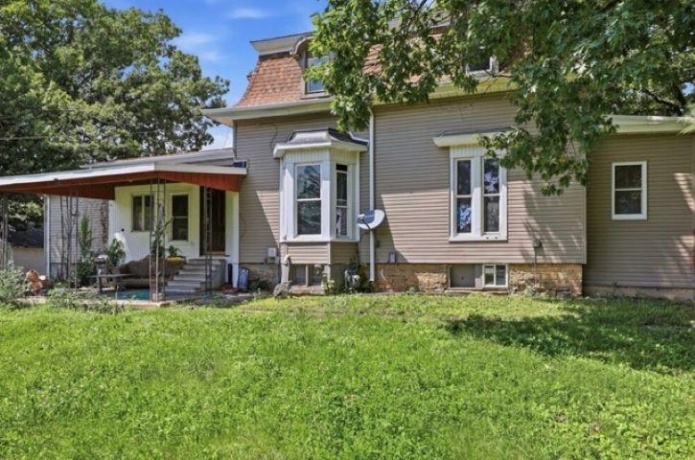 711 5th, STERLING, Illinois 61081, 4 Bedrooms Bedrooms, ,1 BathroomBathrooms,House,For Sale,5th,202604198