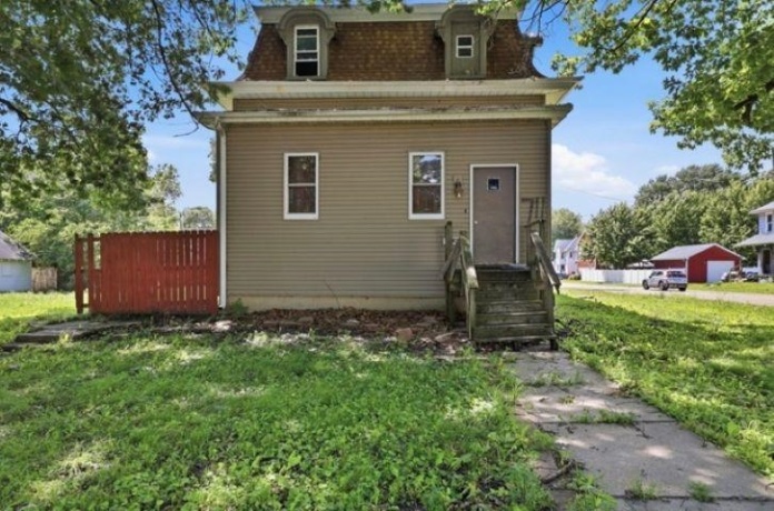 711 5th, STERLING, Illinois 61081, 4 Bedrooms Bedrooms, ,1 BathroomBathrooms,House,For Sale,5th,202604198