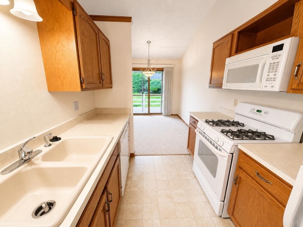4685 High Point, ROCKFORD, Illinois 61114, 2 Bedrooms Bedrooms, ,1 BathroomBathrooms,Condominium,For Sale,High Point,202604206
