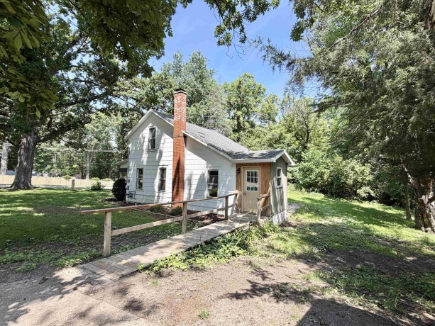 325 School, ROCKTON, Illinois 61072, 3 Bedrooms Bedrooms, ,1 BathroomBathrooms,House,For Sale,School,202604205