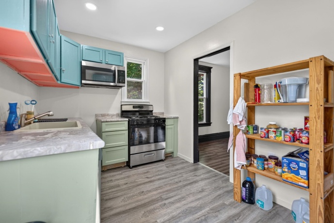 618 Napoleon, ROCKFORD, Illinois 61103, 2 Bedrooms Bedrooms, ,1 BathroomBathrooms,House,For Sale,Napoleon,202604208
