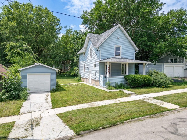 618 Napoleon, ROCKFORD, Illinois 61103, 2 Bedrooms Bedrooms, ,1 BathroomBathrooms,House,For Sale,Napoleon,202604208