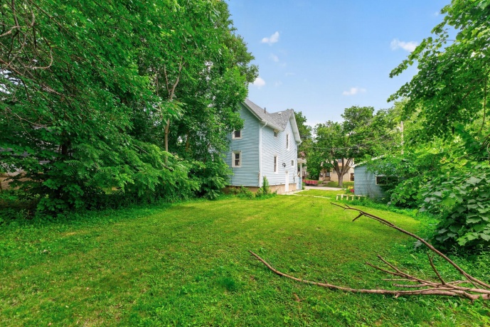 618 Napoleon, ROCKFORD, Illinois 61103, 2 Bedrooms Bedrooms, ,1 BathroomBathrooms,House,For Sale,Napoleon,202604208