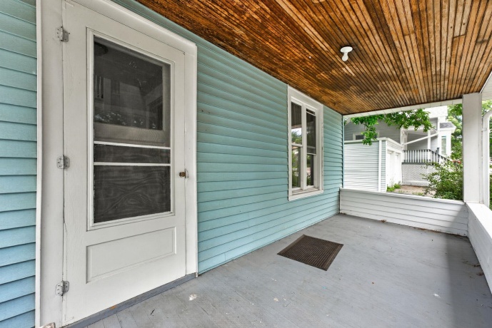 618 Napoleon, ROCKFORD, Illinois 61103, 2 Bedrooms Bedrooms, ,1 BathroomBathrooms,House,For Sale,Napoleon,202604208