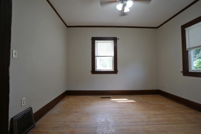 1211 18TH, ROCKFORD, Illinois 61104, 3 Bedrooms Bedrooms, ,1 BathroomBathrooms,House,For Sale,18TH,202604210