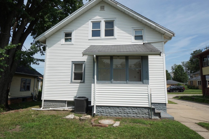 1211 18TH, ROCKFORD, Illinois 61104, 3 Bedrooms Bedrooms, ,1 BathroomBathrooms,House,For Sale,18TH,202604210