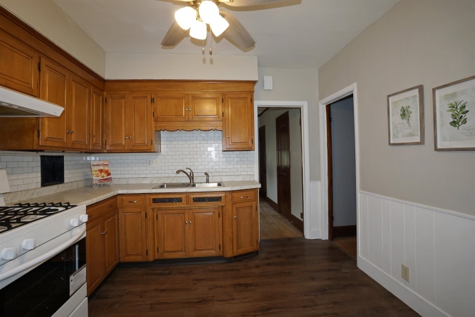 1211 18TH, ROCKFORD, Illinois 61104, 3 Bedrooms Bedrooms, ,1 BathroomBathrooms,House,For Sale,18TH,202604210