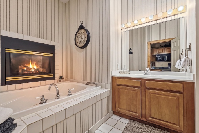 5129 Longhollow, GALENA, Illinois 61036, 1 Bedroom Bedrooms, ,1 BathroomBathrooms,Condominium,For Sale,Longhollow,202604209