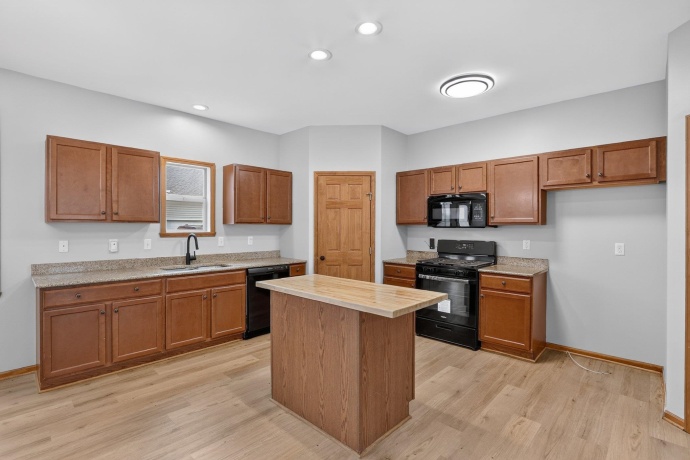 7463 Silo, MACHESNEY PARK, Illinois 61115, 4 Bedrooms Bedrooms, ,2 BathroomsBathrooms,House,For Sale,Silo,202604213