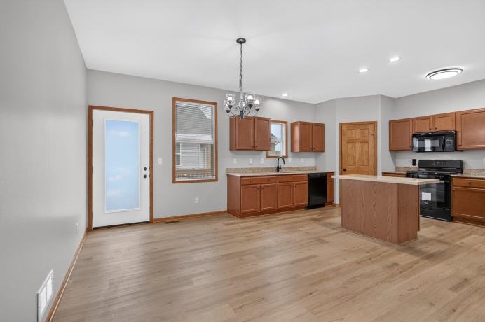 7463 Silo, MACHESNEY PARK, Illinois 61115, 4 Bedrooms Bedrooms, ,2 BathroomsBathrooms,House,For Sale,Silo,202604213