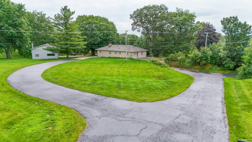 1742 Wolverine, DIXON, Illinois 61021, 4 Bedrooms Bedrooms, ,3 BathroomsBathrooms,House,For Sale,Wolverine,202604214