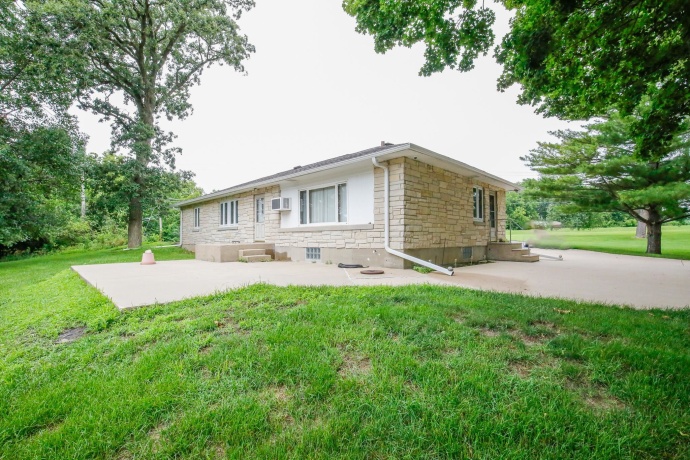 1742 Wolverine, DIXON, Illinois 61021, 4 Bedrooms Bedrooms, ,3 BathroomsBathrooms,House,For Sale,Wolverine,202604214