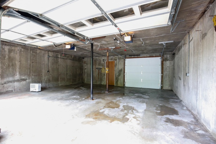 1742 Wolverine, DIXON, Illinois 61021, 4 Bedrooms Bedrooms, ,3 BathroomsBathrooms,House,For Sale,Wolverine,202604214