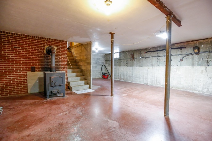 1742 Wolverine, DIXON, Illinois 61021, 4 Bedrooms Bedrooms, ,3 BathroomsBathrooms,House,For Sale,Wolverine,202604214