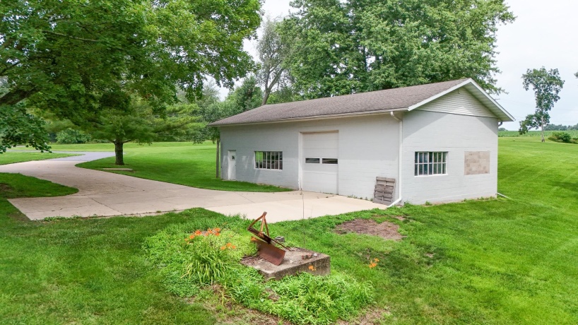 1742 Wolverine, DIXON, Illinois 61021, 4 Bedrooms Bedrooms, ,3 BathroomsBathrooms,House,For Sale,Wolverine,202604214