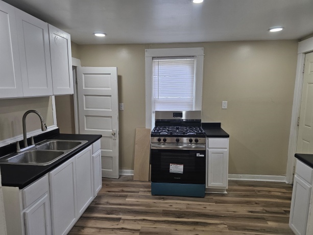 444 Forest, ROCKFORD, Illinois 61101, 3 Bedrooms Bedrooms, ,1 BathroomBathrooms,House,For Sale,Forest,202604220