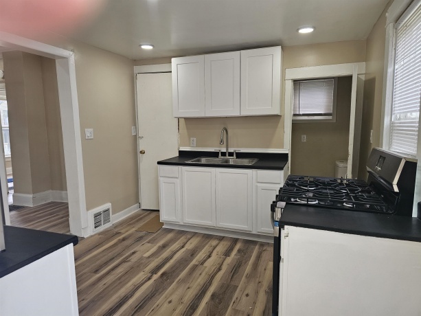 444 Forest, ROCKFORD, Illinois 61101, 3 Bedrooms Bedrooms, ,1 BathroomBathrooms,House,For Sale,Forest,202604220