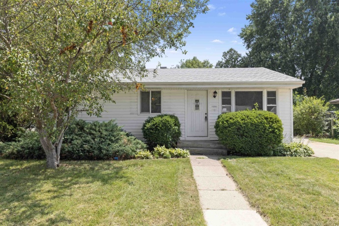 2221 Evans, LOVES PARK, Illinois 61111, 3 Bedrooms Bedrooms, ,1 BathroomBathrooms,House,For Sale,Evans,202604221