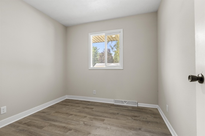 2221 Evans, LOVES PARK, Illinois 61111, 3 Bedrooms Bedrooms, ,1 BathroomBathrooms,House,For Sale,Evans,202604221