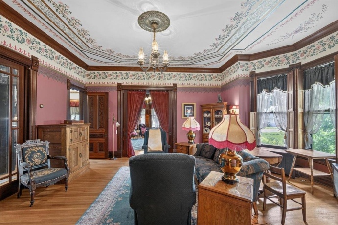 622 7th, ROCHELLE, Illinois 61068, 5 Bedrooms Bedrooms, ,2 BathroomsBathrooms,House,For Sale,7th,202604225