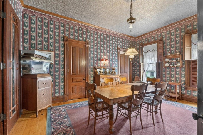 622 7th, ROCHELLE, Illinois 61068, 5 Bedrooms Bedrooms, ,2 BathroomsBathrooms,House,For Sale,7th,202604225