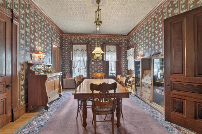 622 7th, ROCHELLE, Illinois 61068, 5 Bedrooms Bedrooms, ,2 BathroomsBathrooms,House,For Sale,7th,202604225