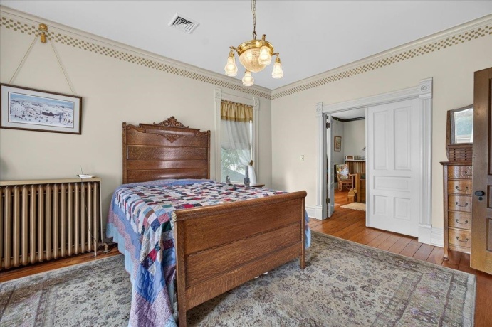622 7th, ROCHELLE, Illinois 61068, 5 Bedrooms Bedrooms, ,2 BathroomsBathrooms,House,For Sale,7th,202604225