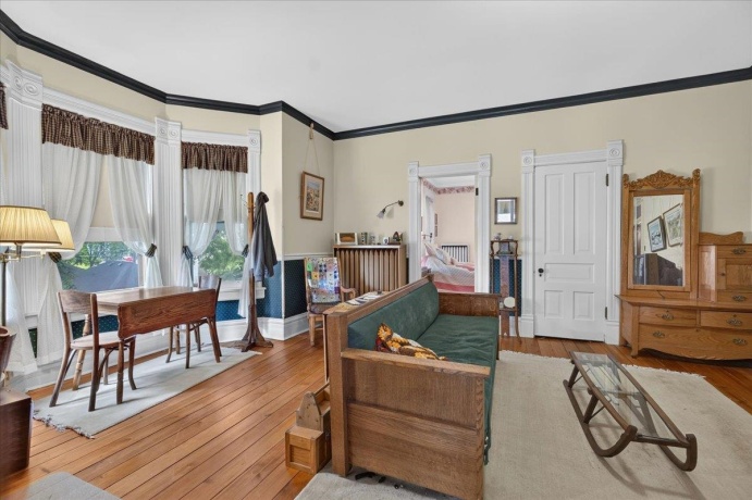622 7th, ROCHELLE, Illinois 61068, 5 Bedrooms Bedrooms, ,2 BathroomsBathrooms,House,For Sale,7th,202604225