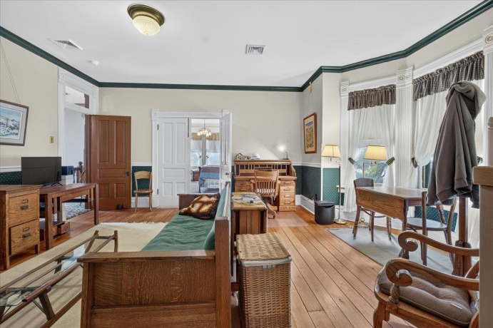622 7th, ROCHELLE, Illinois 61068, 5 Bedrooms Bedrooms, ,2 BathroomsBathrooms,House,For Sale,7th,202604225