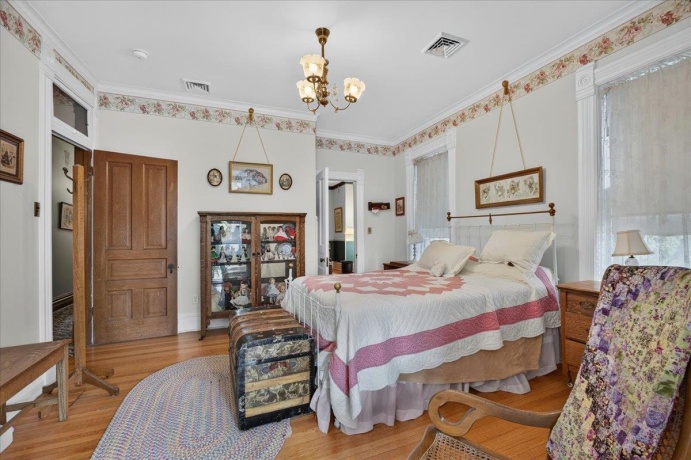 622 7th, ROCHELLE, Illinois 61068, 5 Bedrooms Bedrooms, ,2 BathroomsBathrooms,House,For Sale,7th,202604225