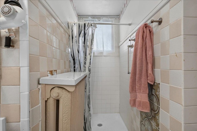 622 7th, ROCHELLE, Illinois 61068, 5 Bedrooms Bedrooms, ,2 BathroomsBathrooms,House,For Sale,7th,202604225