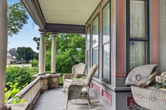 622 7th, ROCHELLE, Illinois 61068, 5 Bedrooms Bedrooms, ,2 BathroomsBathrooms,House,For Sale,7th,202604225
