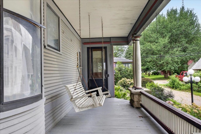 622 7th, ROCHELLE, Illinois 61068, 5 Bedrooms Bedrooms, ,2 BathroomsBathrooms,House,For Sale,7th,202604225
