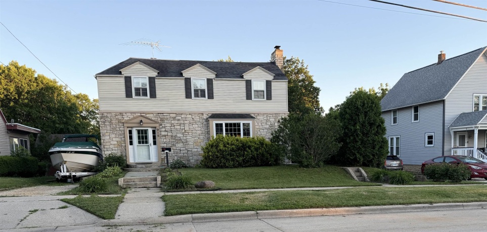 915 Julien, BELVIDERE, Illinois 61008, 3 Bedrooms Bedrooms, ,2 BathroomsBathrooms,House,For Sale,Julien,202604226