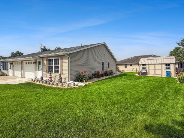 562 Pine Meadow, DIXON, Illinois 61021, 2 Bedrooms Bedrooms, ,1 BathroomBathrooms,House,For Sale,Pine Meadow,202604232