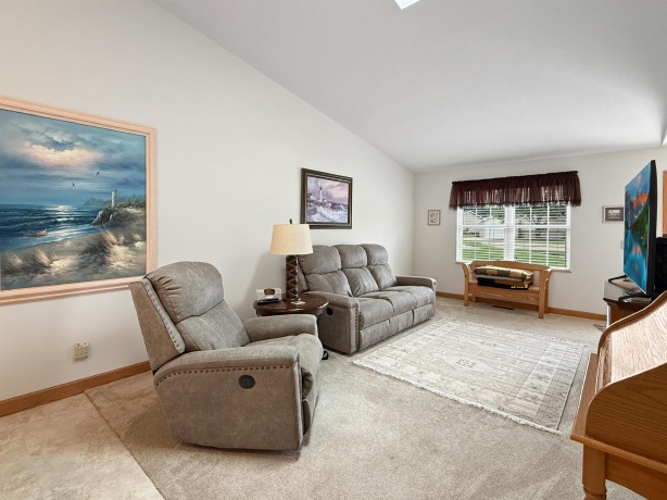 562 Pine Meadow, DIXON, Illinois 61021, 2 Bedrooms Bedrooms, ,1 BathroomBathrooms,House,For Sale,Pine Meadow,202604232