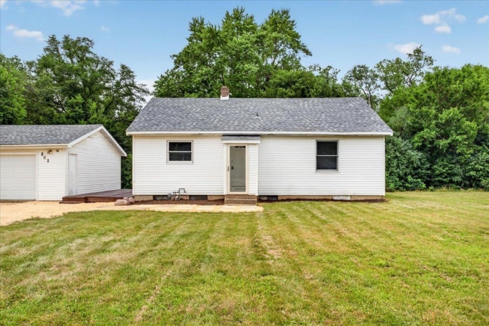 802 Darwin, MACHESNEY PARK, Illinois 61115, 2 Bedrooms Bedrooms, ,1 BathroomBathrooms,House,For Sale,Darwin,202604238