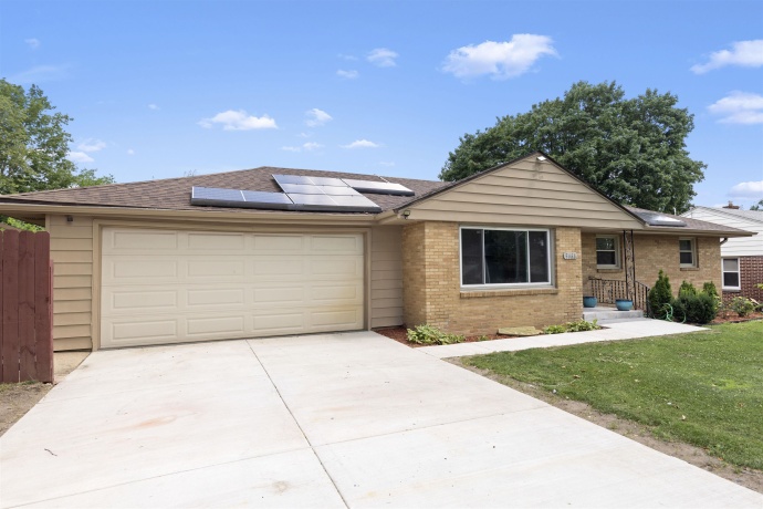 3631 Huffman, ROCKFORD, Illinois 61103, 4 Bedrooms Bedrooms, ,4 BathroomsBathrooms,House,For Sale,Huffman,202604240