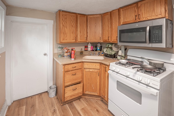 814 Brooke, ROCKFORD, Illinois 61109, 2 Bedrooms Bedrooms, ,1 BathroomBathrooms,House,For Sale,Brooke,202604242