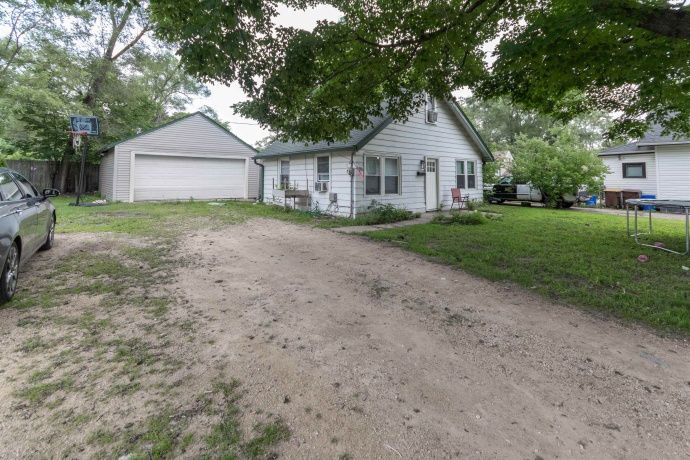 814 Brooke, ROCKFORD, Illinois 61109, 2 Bedrooms Bedrooms, ,1 BathroomBathrooms,House,For Sale,Brooke,202604242