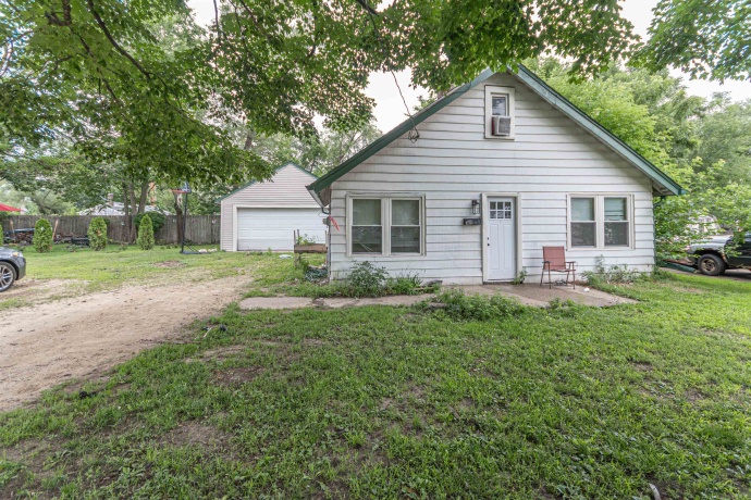 814 Brooke, ROCKFORD, Illinois 61109, 2 Bedrooms Bedrooms, ,1 BathroomBathrooms,House,For Sale,Brooke,202604242